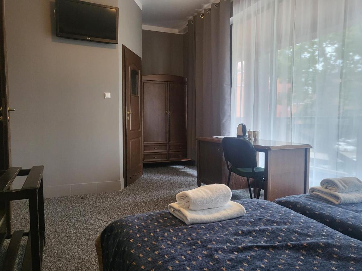 Hostel Bialoleka Premium - Free Parking & Wifi Warszawa